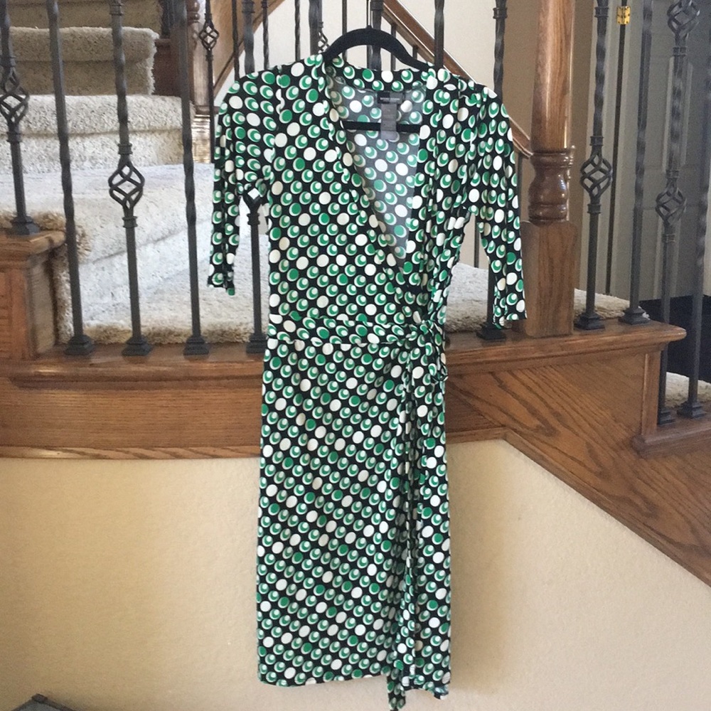 Bisou Bisou green/white/black rap dress